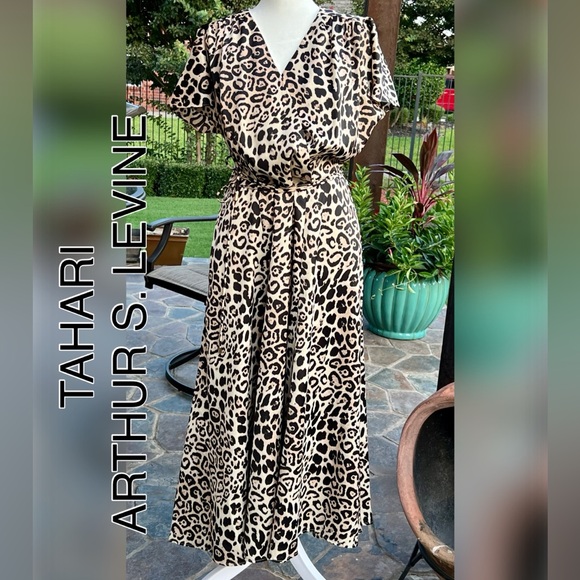 B15 TAHARI, ARTHUR S. LEVINE DRESS SIZE 14.  BUST:22”, Waist:17.5” Length:50”. - Picture 3 of 14